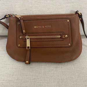 Michael Kors tan crossbody purse